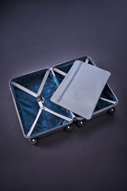 共に未知なる世界へ。ハンティング・ワールドから、ハードシェルトロリーバッグが登場|HUNTING WORLD 共に未知なる世界へ。ハンティング・ワールドから、ハードシェルトロリーバッグが登場|HUNTING WORLD