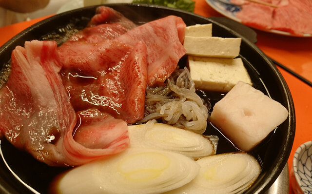 連載エッセイ｜#ijichimanのぼやき「座敷で胡坐・立膝で酒を酌み交わす。庶民の文化を粋に嗜む」