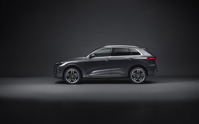 アウディのミッドサイズSUV「Q5」が第3世代へと進化|Audi アウディのミッドサイズSUV「Q5」が第3世代へと進化|Audi