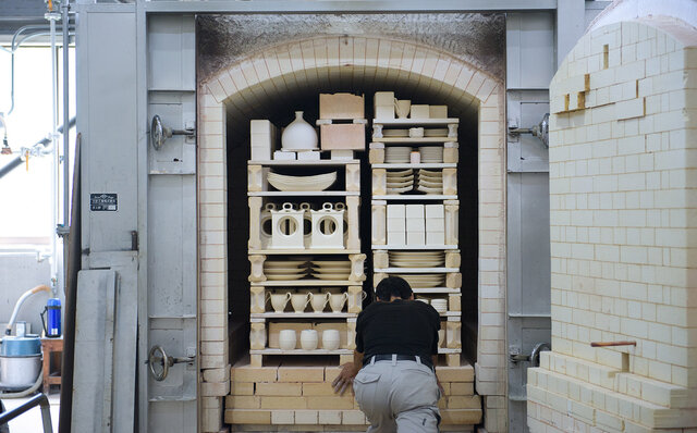 伝統産業の突破力 — アリタポーセリンラボが切り開く有田焼の新時代 伝統産業の突破力 — アリタポーセリンラボが切り開く有田焼の新時代