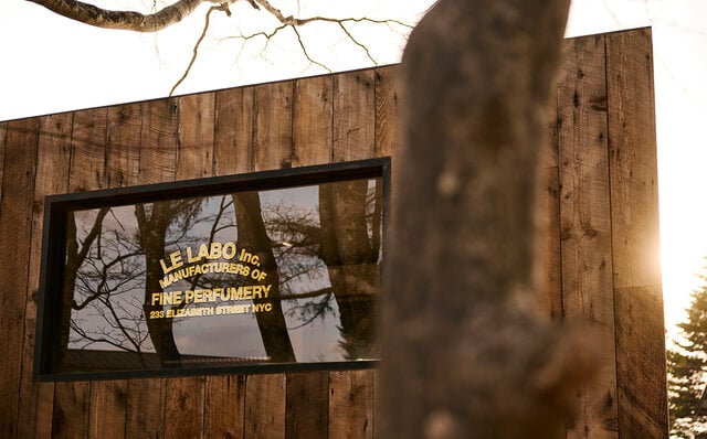 緑の中で見つける香りの記憶。 Le Labo on  Wheelsが軽井沢に停車中