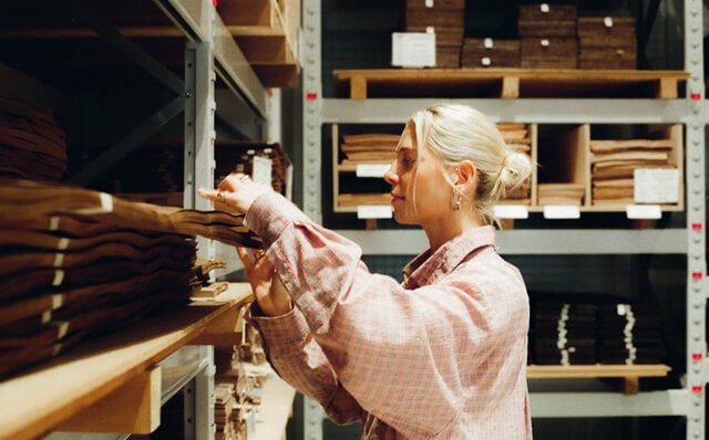 ベントレーのクラフツマンシップを宿した、特別なサーフボードが誕生