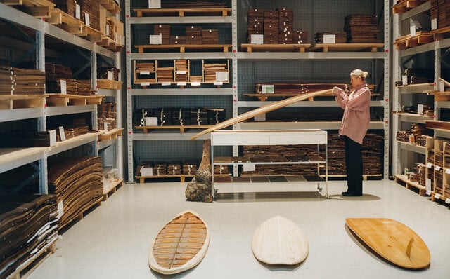 ベントレーのクラフツマンシップを宿した、特別なサーフボードが誕生