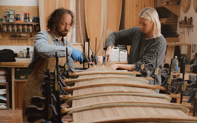 ベントレーのクラフツマンシップを宿した、特別なサーフボードが誕生