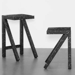 ミラノサローネで発表された最新作のエキシビジョン「Naughty, Happy, Poetry」｜MAGIS