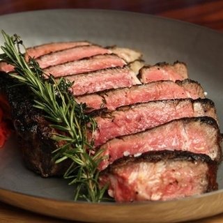 [短期連載5] 建築と芸術とエンターテインメントと美食の都、シカゴへ──グルメ編｜TRAVEL