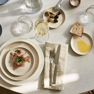 近藤麻理恵氏の哲学からインスピレーションを受け、テーブルウェアに反映｜ROSENDAHL COPENHAGEN