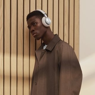 シンプルなデザインと優れたサウンドを両立させたバング&オルフセン「Beoplay H4」|BANG & OLUFSEN