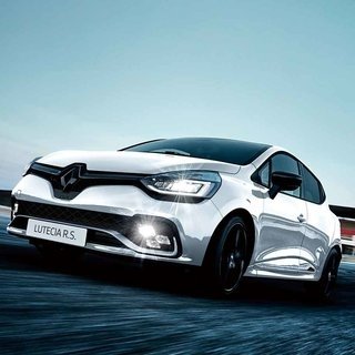 レーシングカー直系の走りを楽しめるホットハッチ──現行ルーテシアR.S.トロフィーに最後の限定車｜Renault