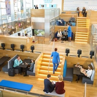 スキポール空港のKLM 非シェンゲンエリア　クラウンラウンジが全面リニューアルオープン｜TRAVEL