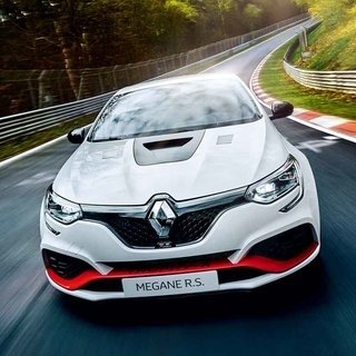 世界最速FFの称号を手にした世界生産500台限定のメガーヌR.S.トロフィーR｜Renault