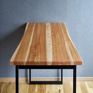 “飛騨の匠”と“関の刀鍛冶”の技術を融合したミニマルなワークデスク｜CITAA