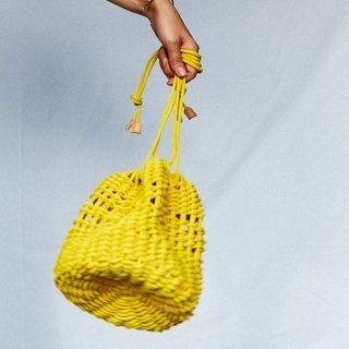 ポリエチレン製の丈夫なロープを編んで作られた巾着型のロープバッグ｜fourruof