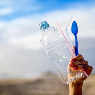 2022年までにグループホテルで提供する使い捨てプラスチックを全世界的に廃止｜ACOOR