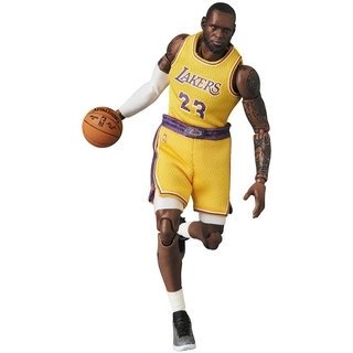MAFEX LeBron James (Los Angeles Lakers)