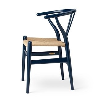 ハンス J. ウェグナー生誕106年を記念したYチェア｜CARL HANSEN & SØN