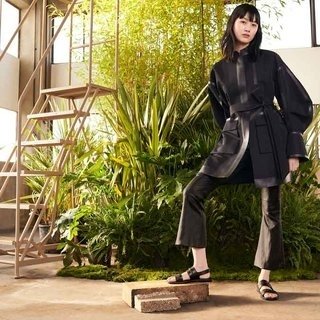 トッズ「Tファクトリー」、第三弾は「マメ」の黒河内真衣子｜TOD'S