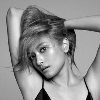 イヴ・サンローラン・ボーテ ジャパン アンバサダーにローラが就任｜YVES SAINT LAURENT BEAUTÉ