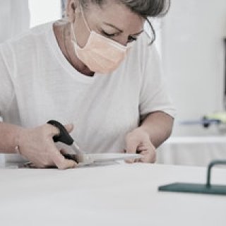 ルイ・ヴィトンが医療機関向けガウンの製作を開始｜LOUIS VUITTON