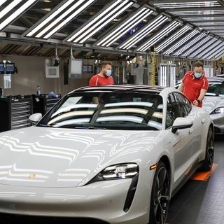 ポルシェがスポーツカーの生産を再開｜Porsche