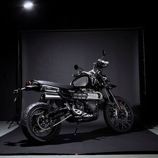 トライアンフが日本限定20台の「Scrambler 1200 ボンドエディション」発売｜Triumph