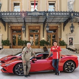 フェラーリ SF90ストラダーレとF1ドライバー、シャルル・ルクレールが主人公の短編映画｜Ferrari