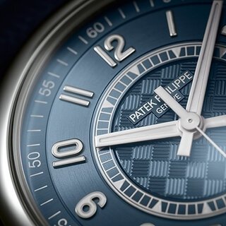 数量限定1000本。新工場の完成を記念した「カラトラバRef.6007A」|PATEK PHILIPPE
