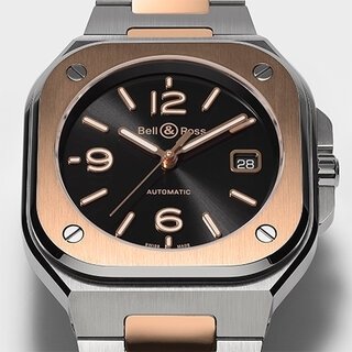黒×金のスマートスタイル「BR 05 ブラック スティール&ゴールド」|Bell & Ross