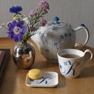 アルファベットコレクションにスモールサイズのマグ｜Royal Copenhagen