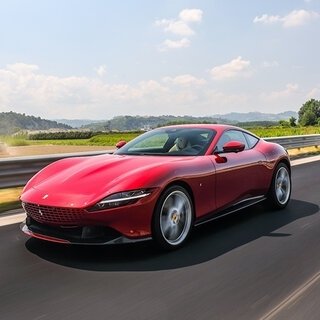 フェラーリの新型+2ミッド・フロントエンジンGT「ローマ」に試乗｜Ferrari