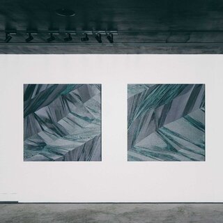 進化する織物の可能性。「QUASICRYSTAL―コードによる織物の探求」展|HOSOO