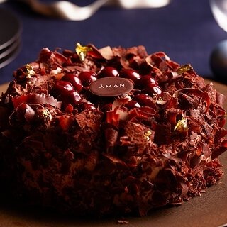 大人のためのクリスマスケーキで、シックなフェスティブシーズンを!|AMAN TOKYO