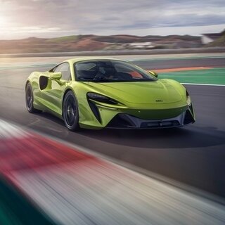 マクラーレン、ハイブリッドシステムを搭載した市販型スーパーカー「アルトゥーラ」を発表｜McLaren
