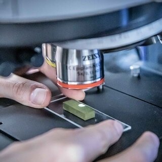 ベントレー、レアアースマグネットのリサイクルによる電気自動車のサステナビリティを研究、実用化へ｜Bentley