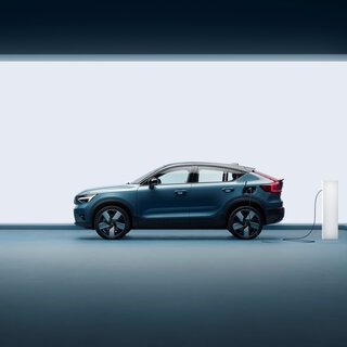 ボルボ、2030年までに完全なEVメーカーに EV専用モデル「C40」もワールドプレミア|VOLVO