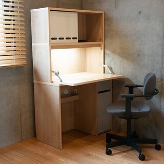 リビングにも溶け込むシンプルかつコンパクトなデザインのライティングデスク｜ITOKI