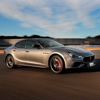 日本初上陸するギブリ ハイブリッドなどマセラティ2021年モデルの価格を発表|Maserati