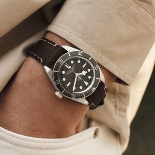 Watches & Wonders 2021新作。シルバー素材を採用した「ブラックベイ フィフティ-エイト 925」|TUDOR