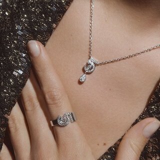 シャネル N°5に着想を得たファインジュエリー コレクション｜CHANEL