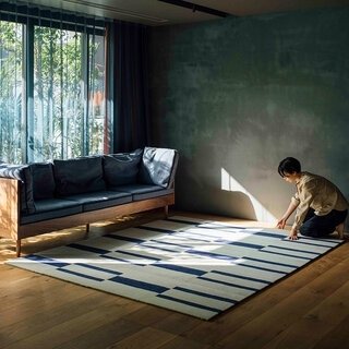 北欧デザイナーの感性と日本の技術力が結実。遊び心が溢れたカーペットに ｜WOOLTILE 