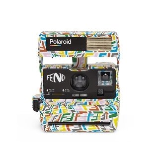 フェンディがポラロイドとコラボレーション、マルチカラーな「FFヴァーティゴ」ポラロイドカメラを発売｜FENDI 