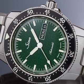 2021年新作。人気パイロットウオッチ「104」シリーズにメタリックグリーンダイアルが登場｜Sinn