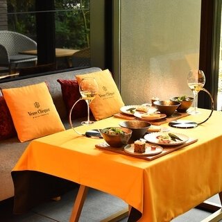 ヴーヴ・クリコとフレンチのマリアージュを、京都のエクスクルーシブなホテルで堪能｜VEUVE CLICQUOT