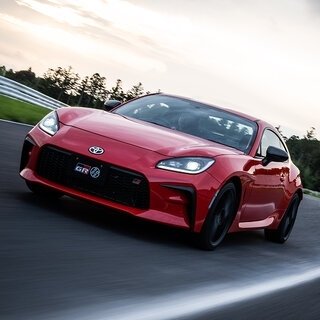 異なるテイストのスポーツカーに進化──新型トヨタ86 & スバルBRZ(プロトタイプ)に試乗|TOYOTA