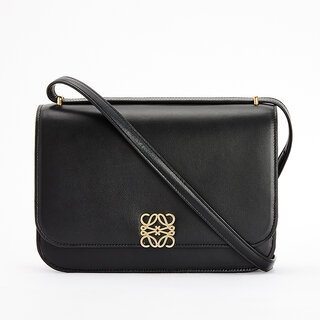 ロエベから新作ゴヤバッグが登場。受け継がれる伝統と新素材の融合｜Loewe