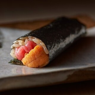 世界最高峰の腕時計・宝飾品を扱うYOSHIDA が、「鮨 東京 よし田」をオープン｜YOSHIDA