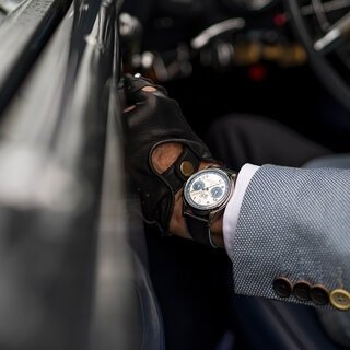 クラシックカーのカラーディテールに着想を得た、現代のオーセンティックモデル!|CARL F. BUCHERER