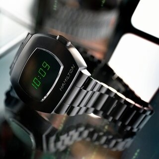 キーカラーのグリーンが特徴。「ハミルトン パルサー」が映画『マトリックス』と呼応して甦った！｜HAMILTON