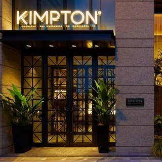 滞在中は「ペリエ ジュエ グランブリュット」がフリーフロー。「キンプトン新宿東京」でその官能的な味わいを徹底的に楽しむ！｜Kimpton Shinjuku Tokyo