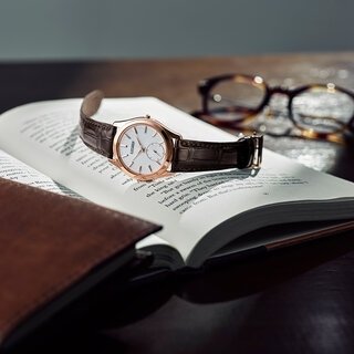 クラシカルな外観と、圧倒的な薄さ。スタンダードなルックスを得た新作「シチズン エコ・ドライブ ワン」|CITIZEN